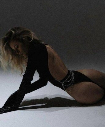 Соблазнительная брюнетка ждет звонка от состоятельного мужчины. Готова подарить тебе океан страсти и огромное удовольствие. Позвони мне, и ты не пожалеешь! 13039, 22 года