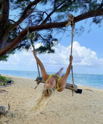 У меня есть все, чтобы сделать твои фантазии реальностью 😏💋 Со мной ты познаешь истинное удовольствие и наслаждение. Мои услуги широки - от классического секса до экспериментов, которые заставят тебя захотеть еще. Мои отзывы говорят за себя - я знаю, как удовлетворить мужчину до последней капли. Уверен, что мои фото подтверждают мою красоту и сексуальность. Позвони мне и ты попадешь в раю 🔥💦🔞 8349, 32 года