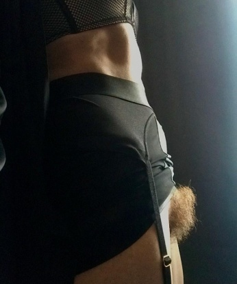 Шаловливая и страстная леди с аппетитной фигурой рада пригласить в гости состоятельного джентльмена. Только у меня ты сможешь насладиться всеми радостями мира страсти и наслаждения! Позвони прямо сейчас! 9006, 36 лет